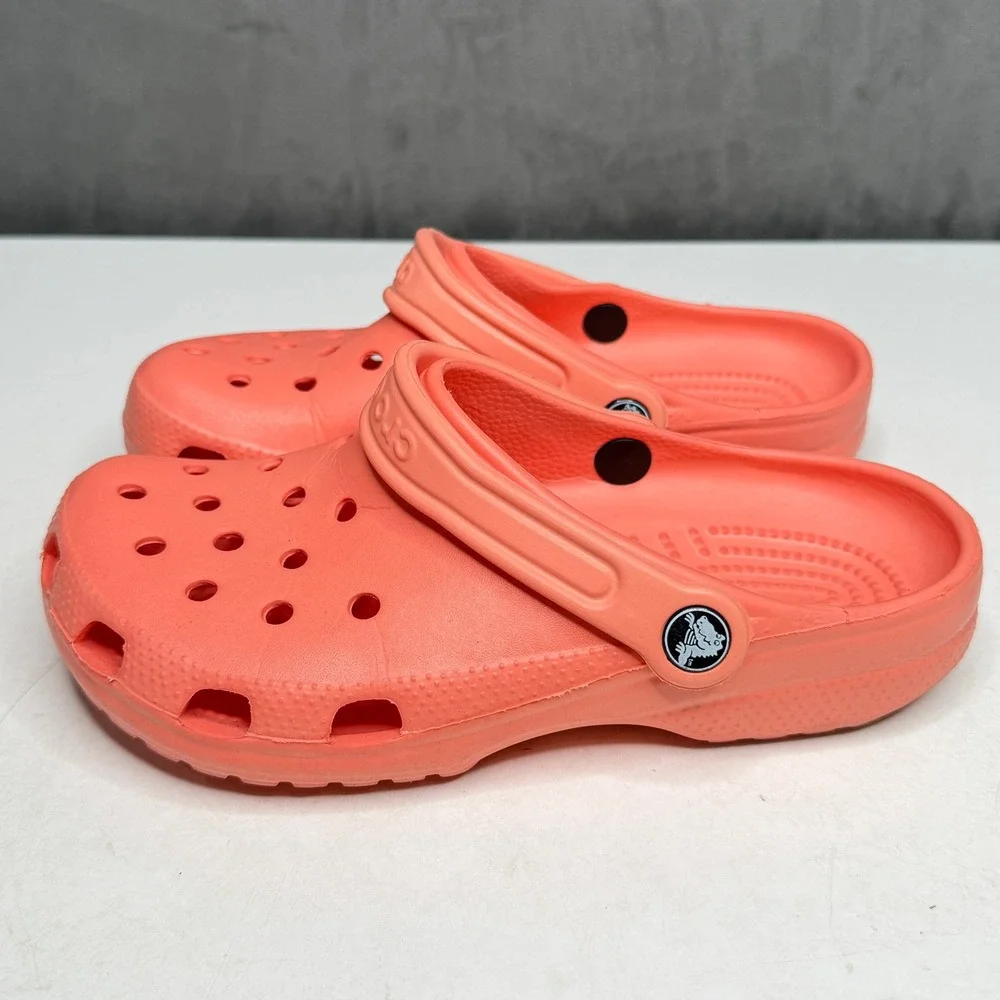 Crocs Classic Clogs Kids Size 4 Coral Peach Slip On Water Friendly Shoes